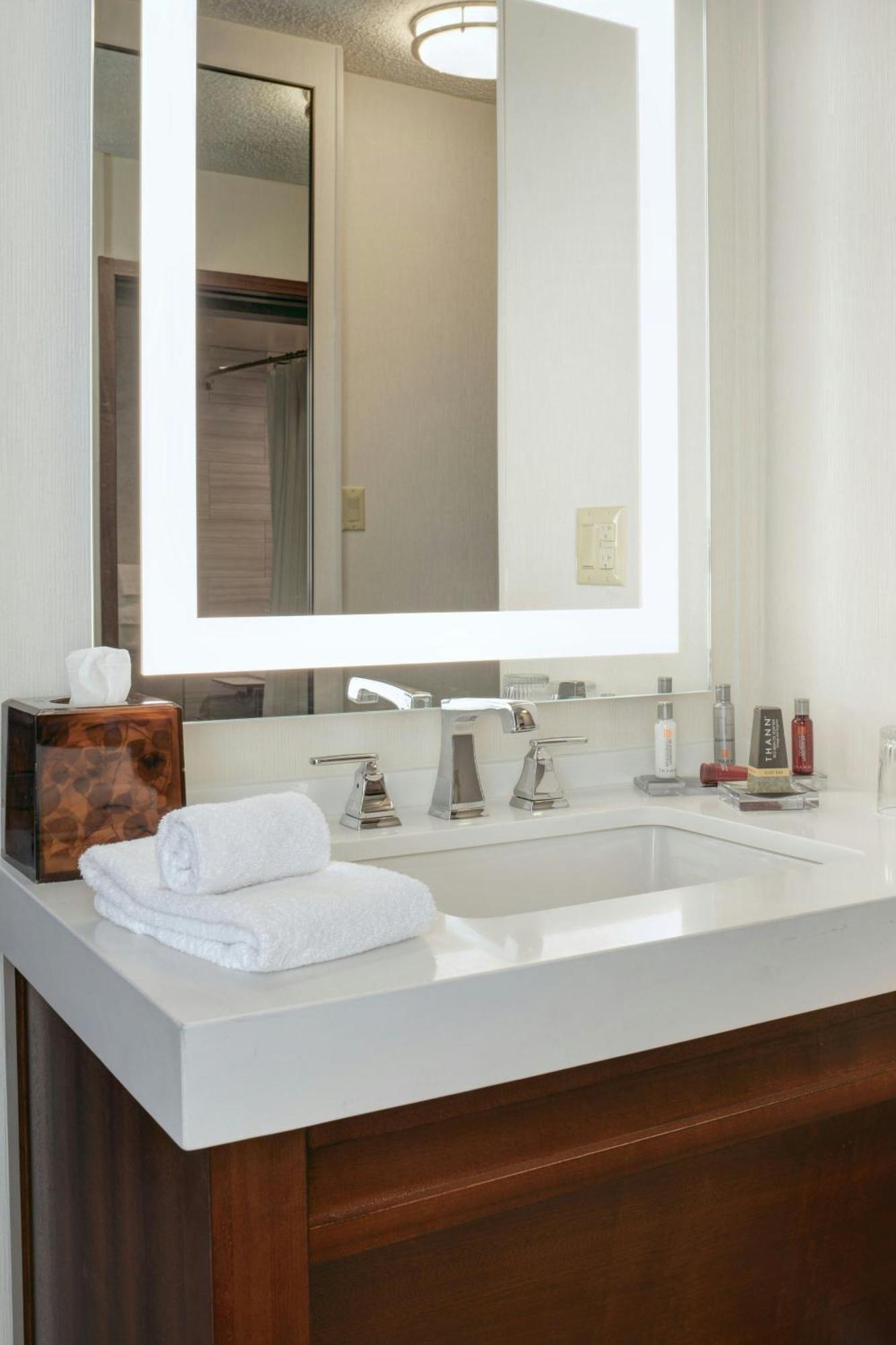 Detroit Marriott Southfield Hotell Exteriör bild